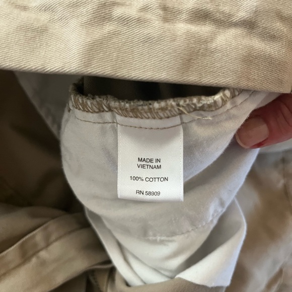 Men’s Roundtree & Yorke casuals khaki shorts Size 38 GUC Uniform Work - Picture 9 of 10